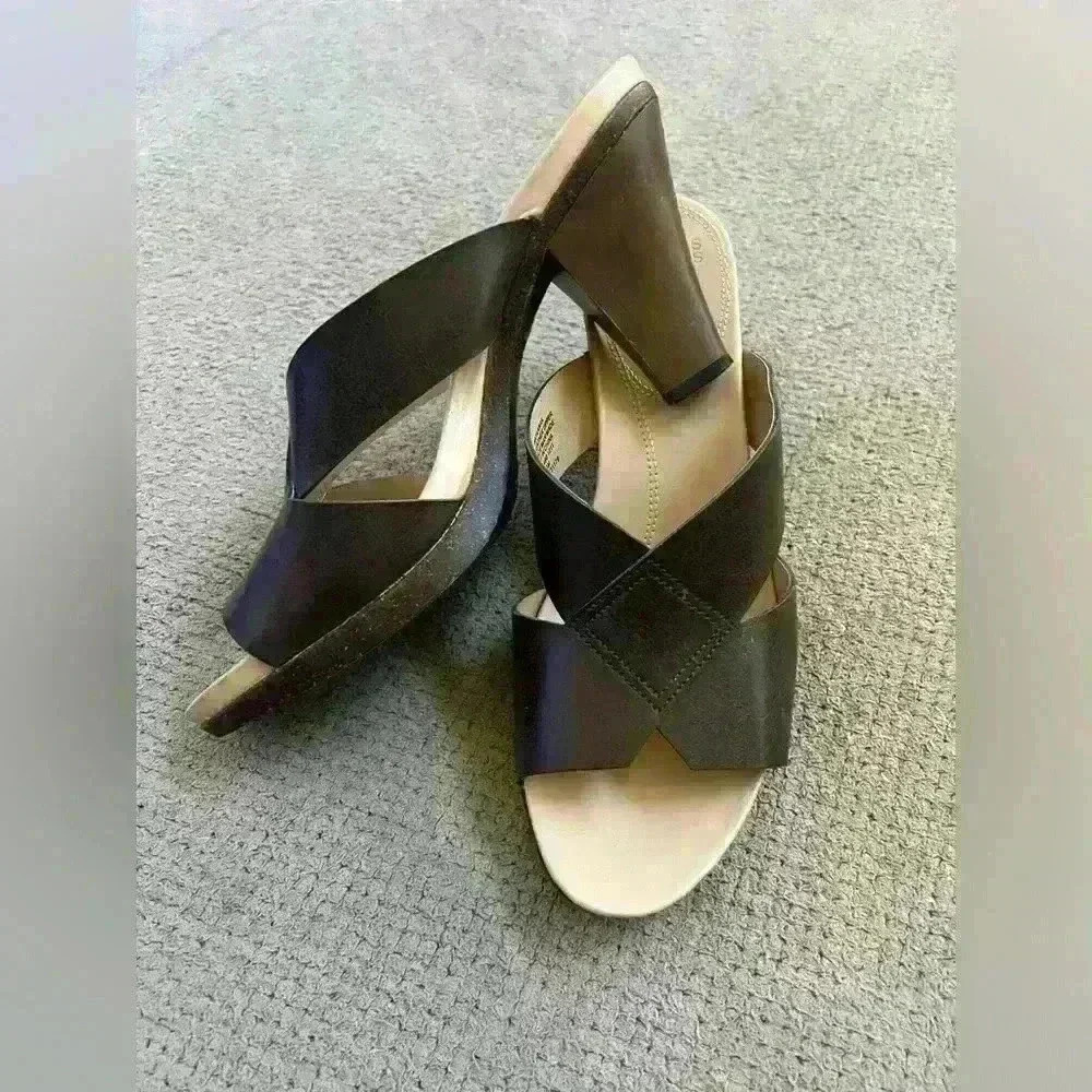 Mootsies Tootsies Moxanak Women’s Size 10 Brown Faux Leather 4” Heel Sandal